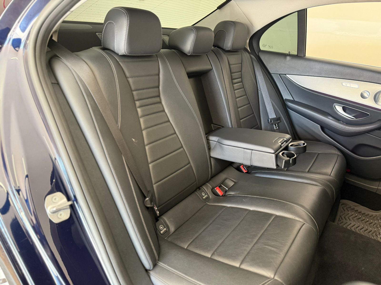 mercedes-benz-e200-2016-1934
