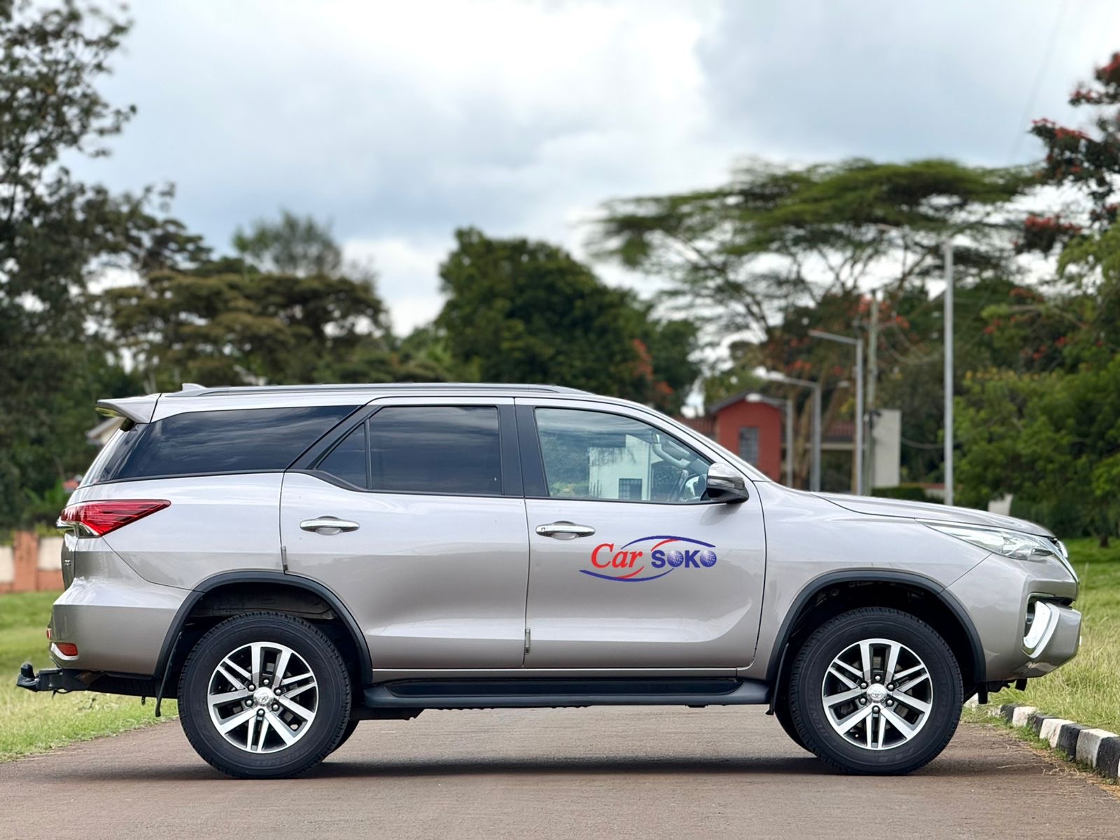 toyota-fortuner-2018-1919