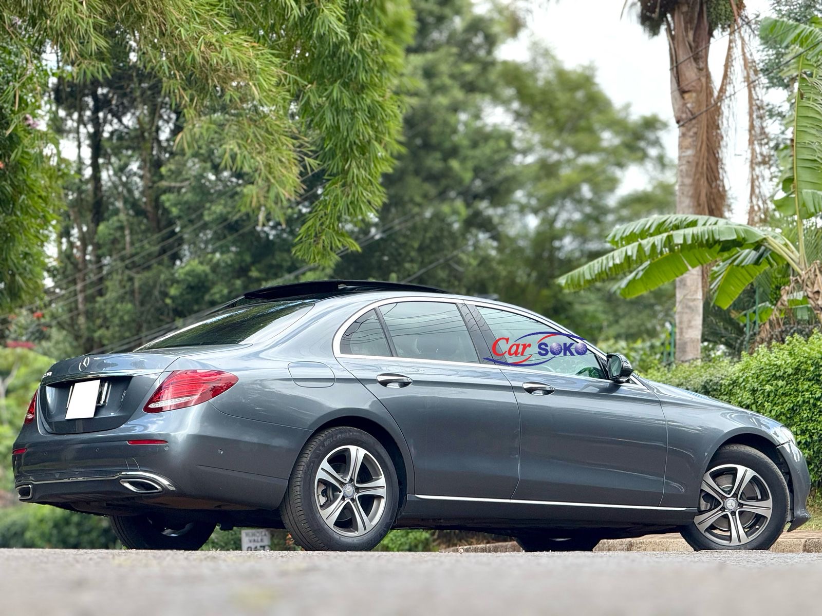mercedes-benz-e220-2017-1933