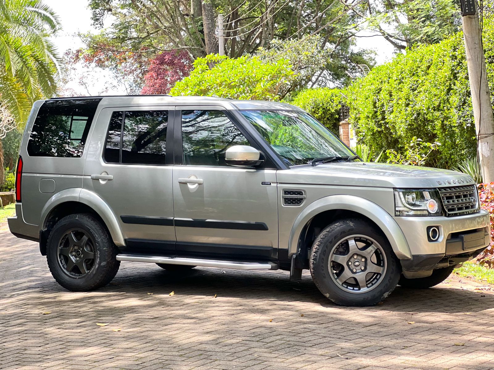 land-rover-discovery-iv-2015-1237