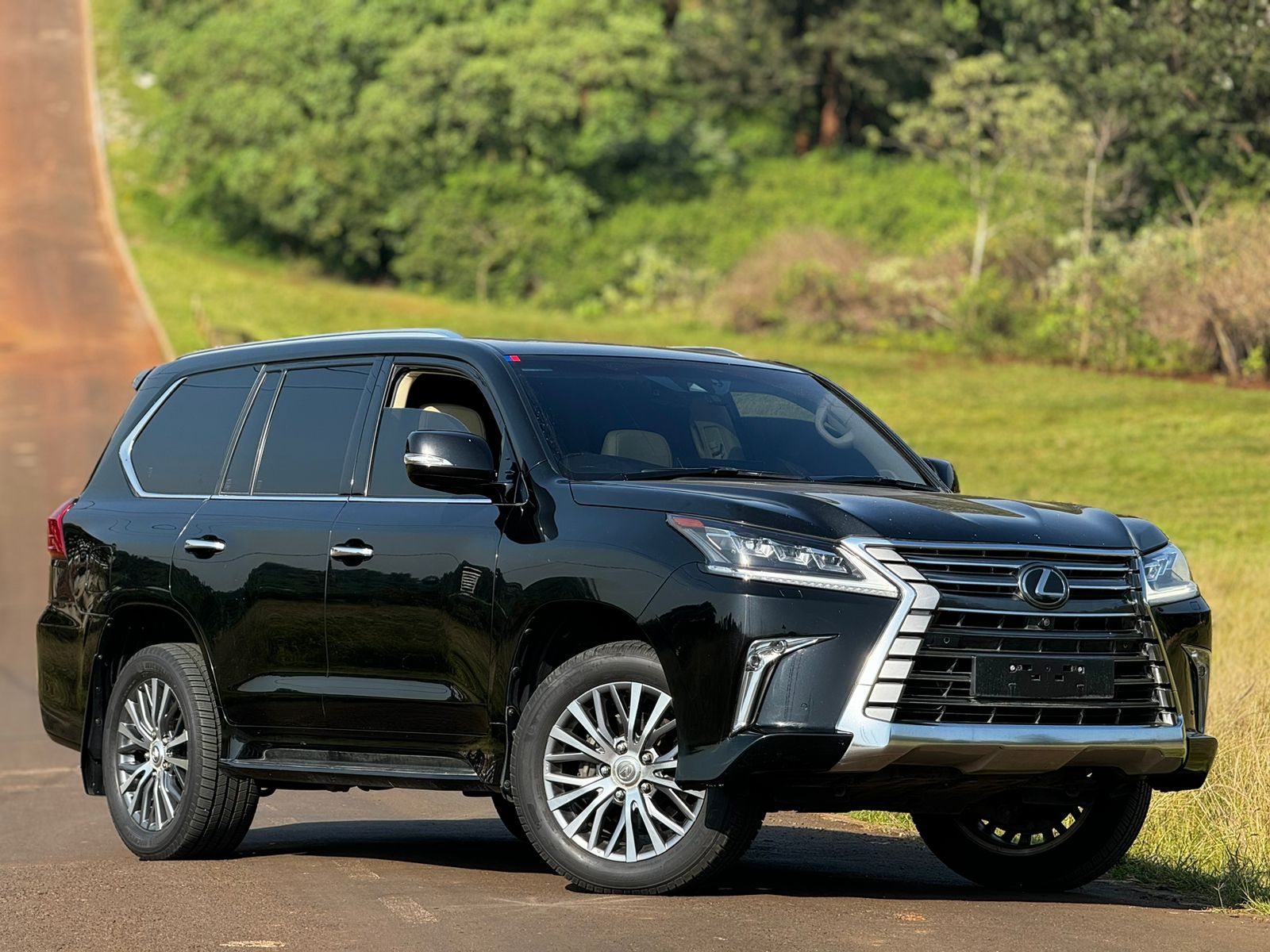 lexus-lx570-2018-1679