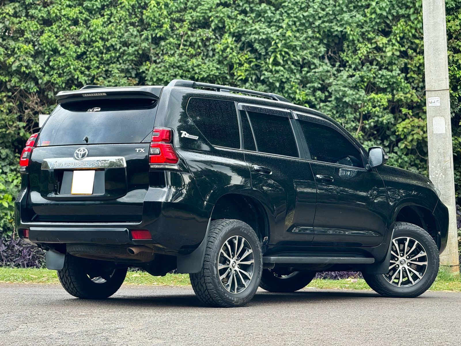 toyota-land-cruiser-prado-2017-1682