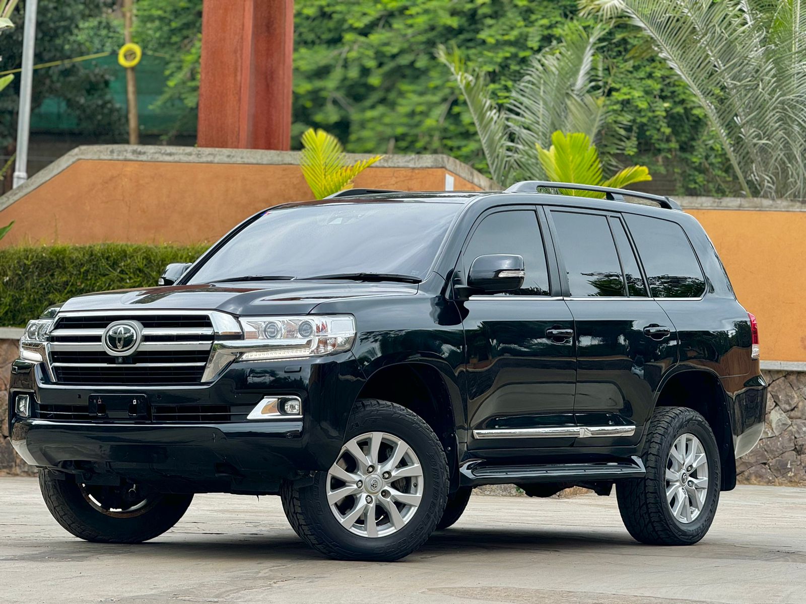 toyota-land-cruiser-vxr-2017-1708