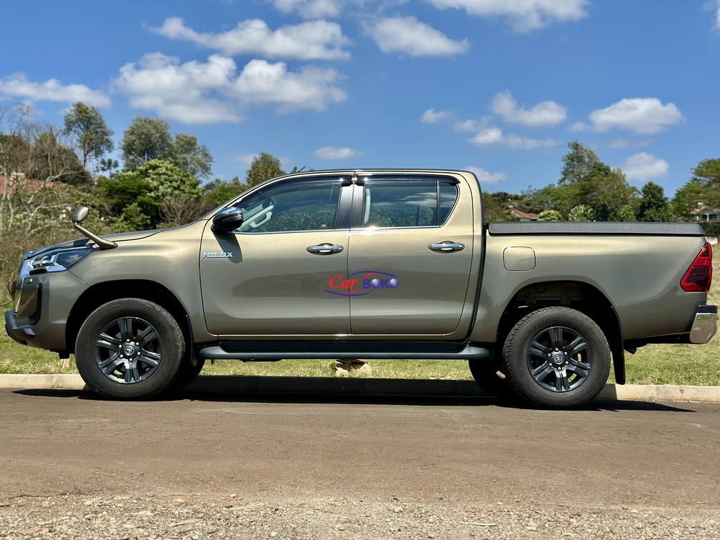 toyota-hilux-double-cabin-2021-1838